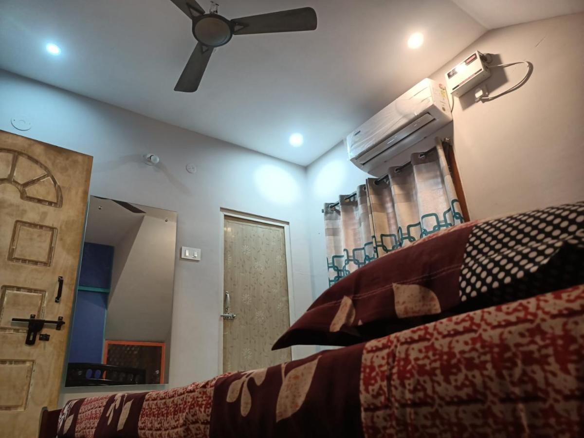 Advik Homestays ティルパティ エクステリア 写真